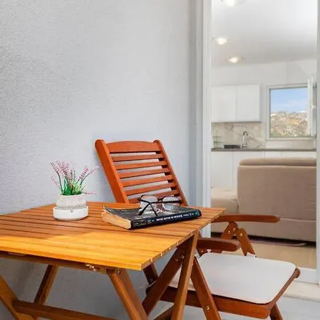 Mihe Apartment